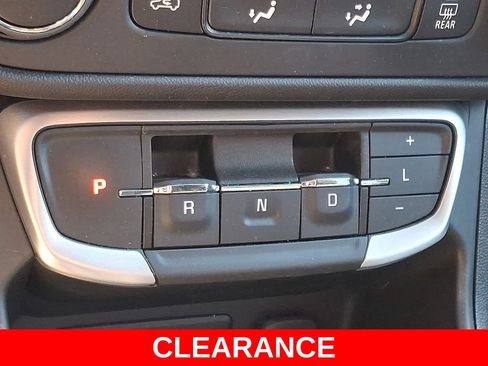 Used 2024 GMC Terrain SLE AWD/4WD image 15