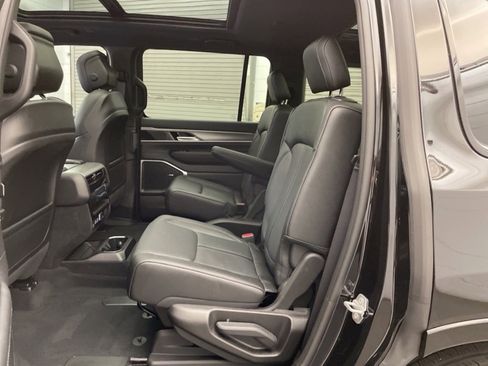 New 2025 Jeep Wagoneer Series II image 20