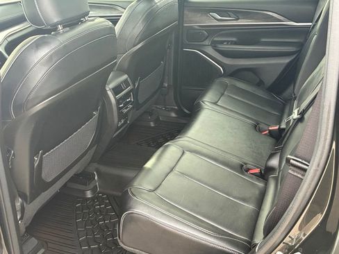 Used 2023 Jeep Grand Cherokee Overland image 17