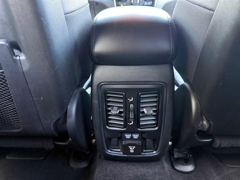 Used 2021 Jeep Grand Cherokee Limited w/ Trailer Tow Group IV AWD/4WD image 39