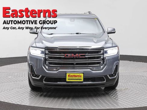 Used 2020 GMC Acadia SLT w/ Driver Alert Package II FWD image 2