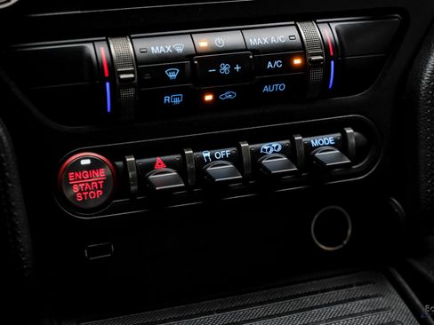 Used 2020 Ford Mustang Shelby GT500 w/ Carbon Fiber Track Pack image 63