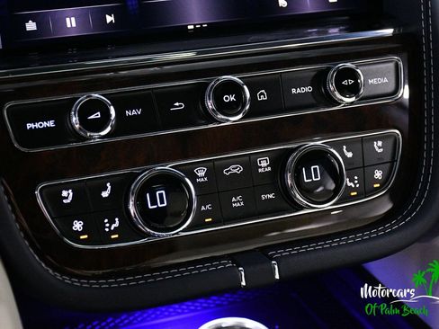 Used 2023 Bentley Bentayga AWD/4WD image 53