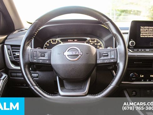 Used 2025 Nissan Rogue SV FWD image 25