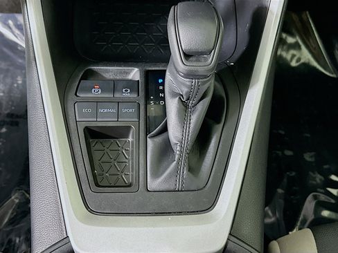 Used 2025 Toyota RAV4 XLE w/ Convenience Package FWD image 21