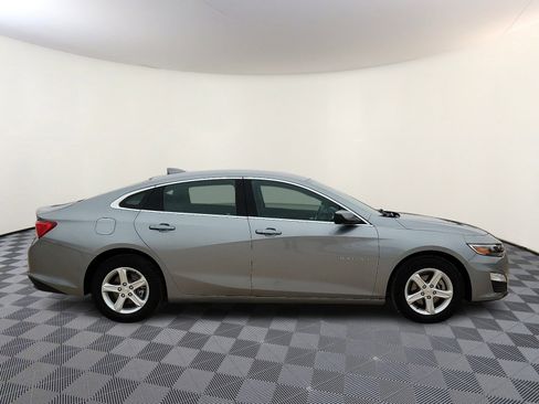 Used 2025 Chevrolet Malibu LT w/ Sport Edition FWD image 5