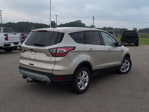 Used 2017 Ford Escape SE FWD image 9