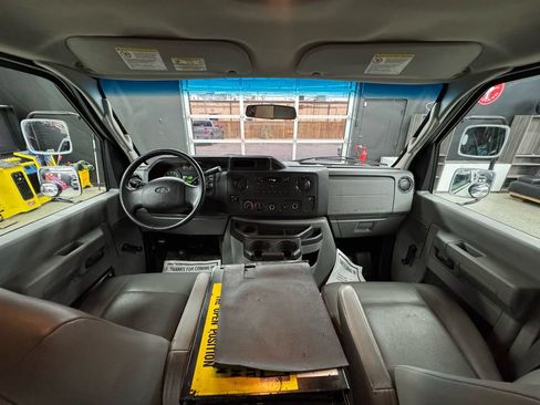 Used 2014 Ford E-350 and Econoline 350 Extended Super Duty RWD image 23
