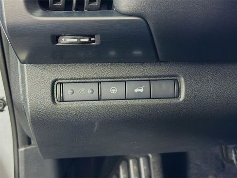 Used 2025 Nissan Pathfinder SL w/ Cargo Package AWD/4WD image 10