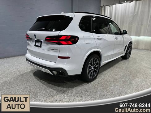 Used 2026 BMW X5 xDrive40i w/ M Sport Package AWD/4WD image 3