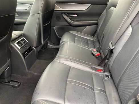 Used 2025 MAZDA CX-70 3.3 Turbo w/ Preferred Package AWD/4WD image 18