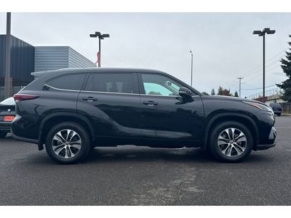 Used 2024 Toyota Highlander XLE