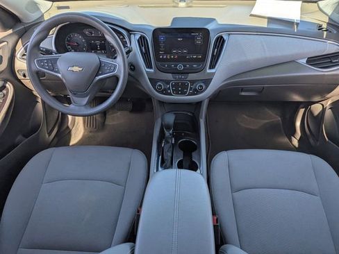 Used 2025 Chevrolet Malibu LT image 14