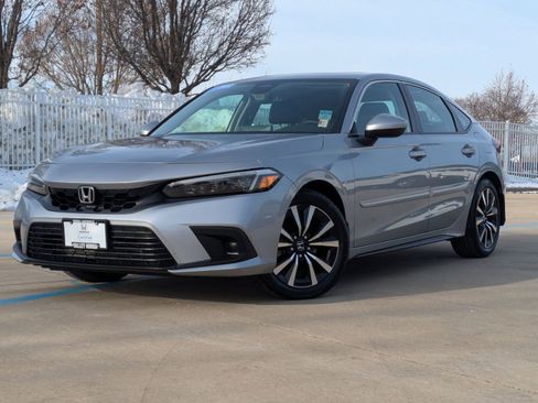 Certified 2022 Honda Civic EX-L image 2