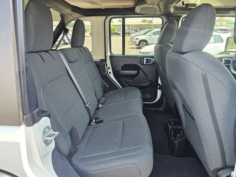 Used 2025 Jeep Wrangler Unlimited Sport AWD/4WD image 13