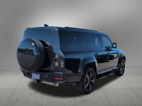 New 2026 Land Rover Defender 130 X-Dynamic SE image 6