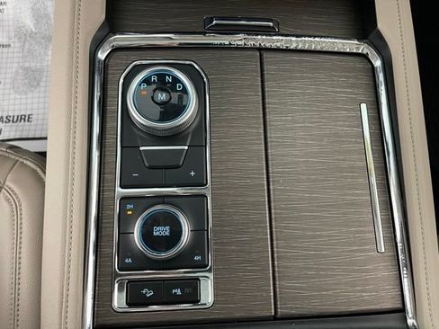 Used 2024 Ford Expedition Limited AWD/4WD image 44