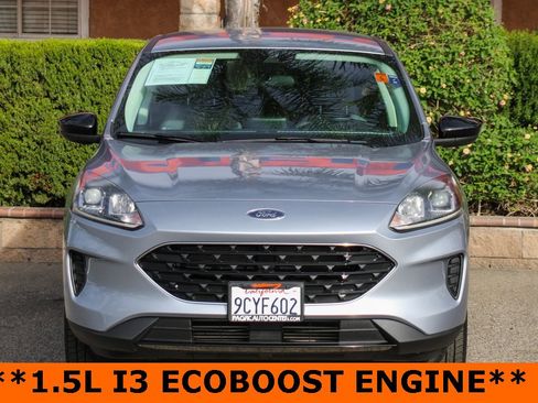 Used 2022 Ford Escape SE w/ SE Sport Appearance Package image 3