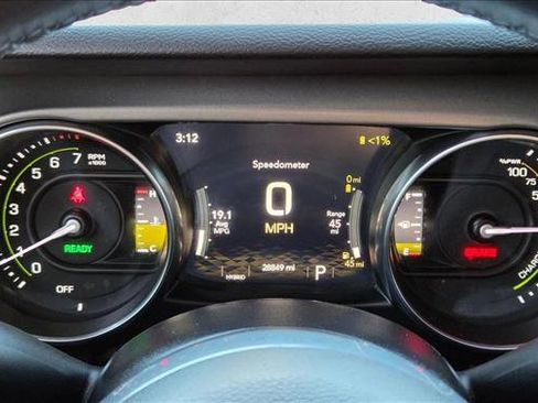 Used 2022 Jeep Wrangler Unlimited Rubicon 4xe image 11