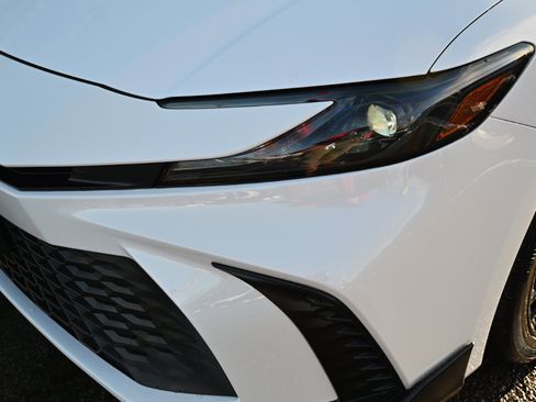 Used 2025 Toyota Camry SE AWD (Natl) image 50