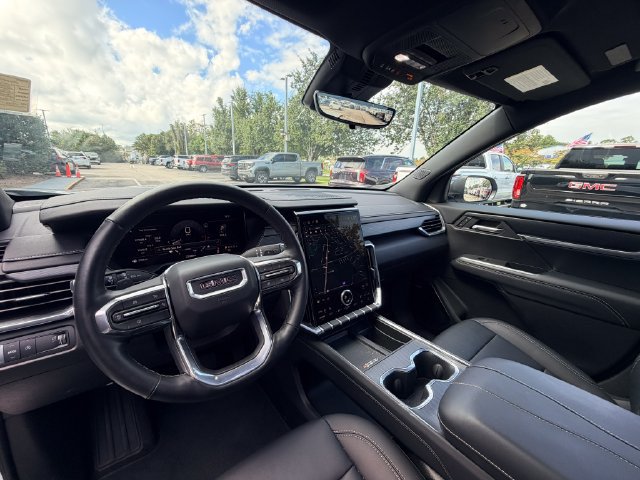 Used 2026 GMC Acadia Elevation w/ Elevation Premium Package FWD image 15