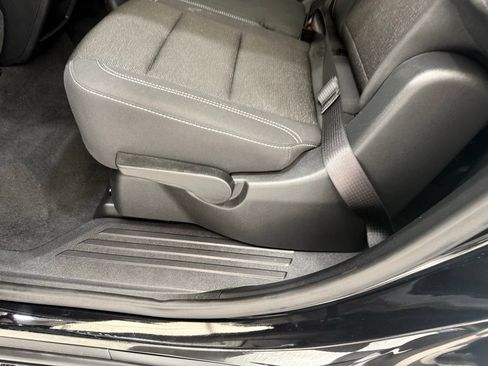 Used 2024 Chevrolet Traverse LS FWD image 21