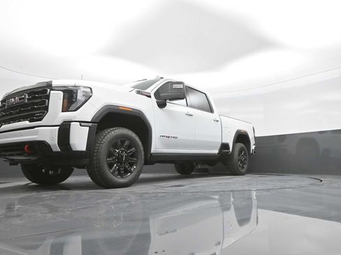 New 2026 GMC Sierra 2500 AT4 w/ AT4 Premium Plus Package AWD/4WD image 38
