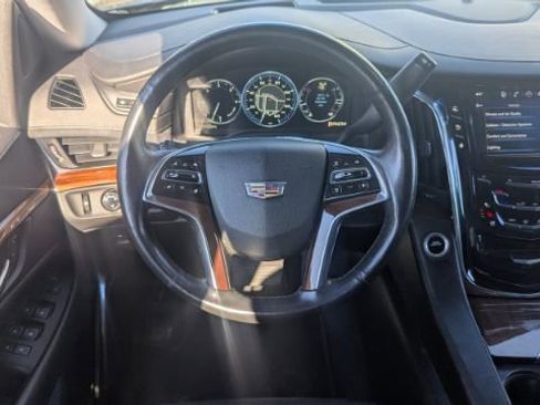 Used 2015 Cadillac Escalade Premium image 26