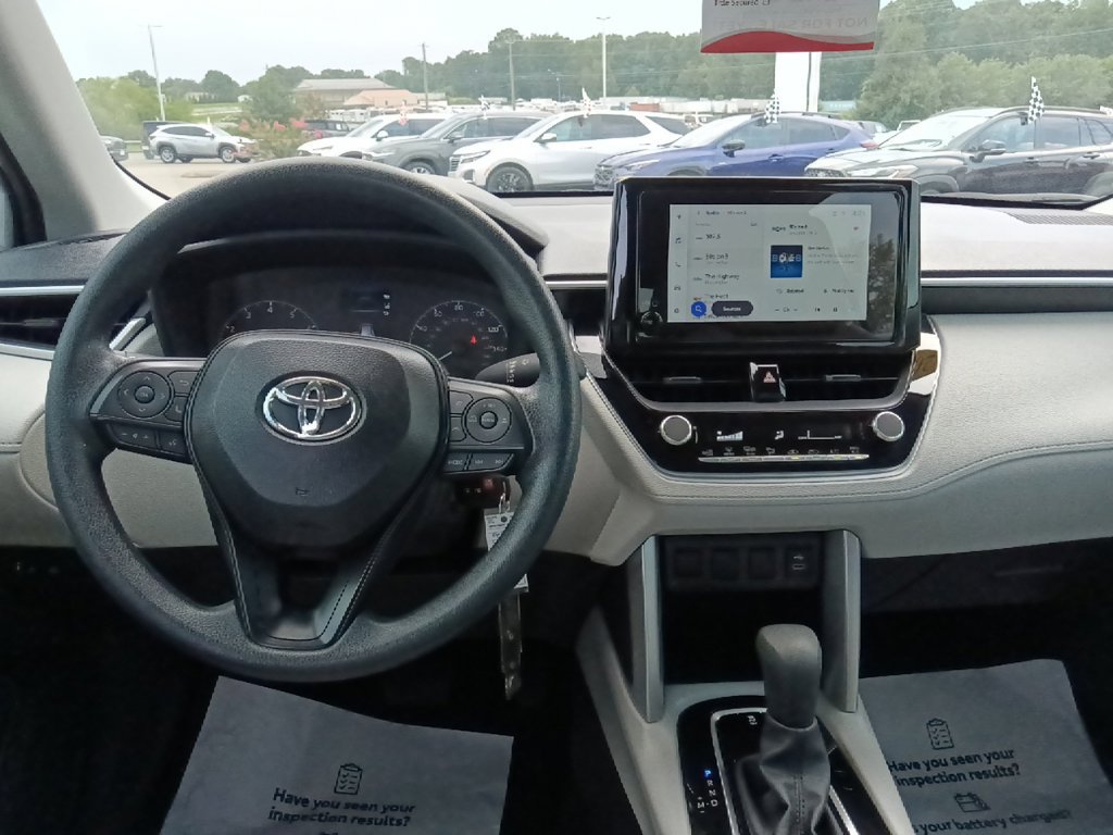 Used 2025 Toyota Corolla Cross L FWD image 26