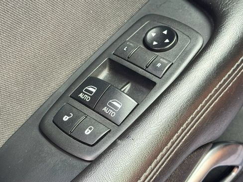Used 2018 Dodge Challenger R/T RWD image 28