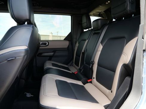 Used 2024 Ford Bronco Wildtrak AWD/4WD image 13