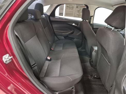 Used 2015 Ford Focus SE image 28
