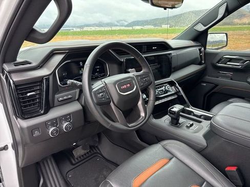 Used 2023 GMC Sierra 1500 AT4 w/ Technology Package AWD/4WD image 18