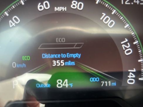 Used 2025 Toyota RAV4 XLE w/ Convenience Package image 11