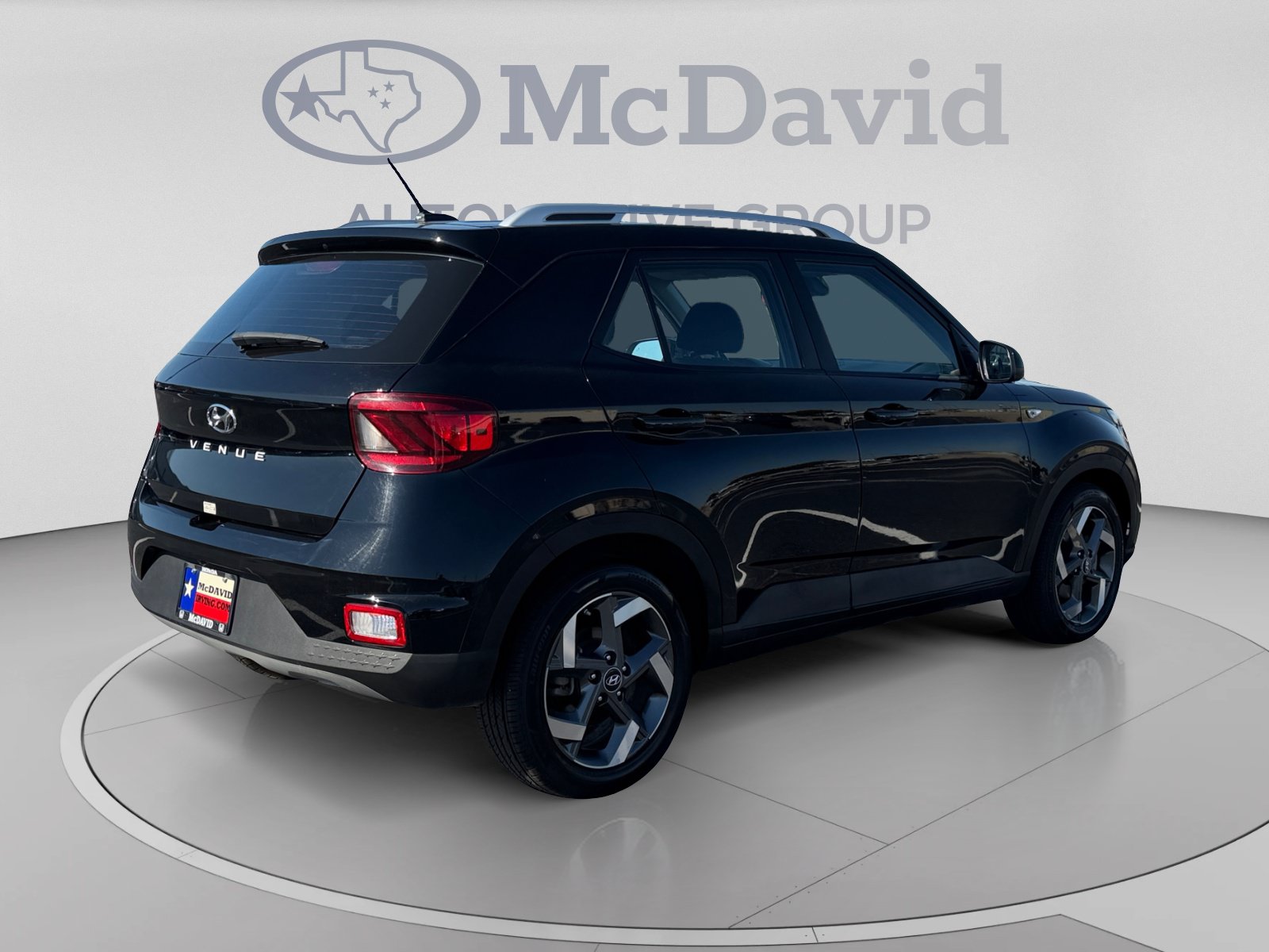Used 2025 Hyundai Venue SEL FWD image 6