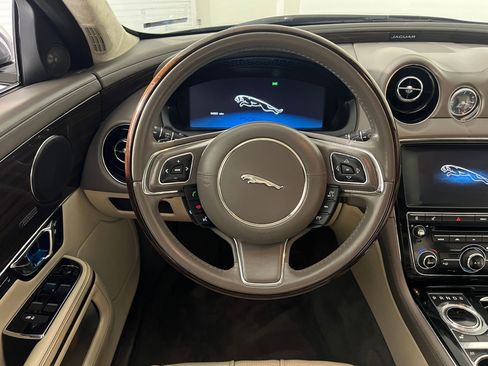 Used 2015 Jaguar XJ L Portfolio image 24