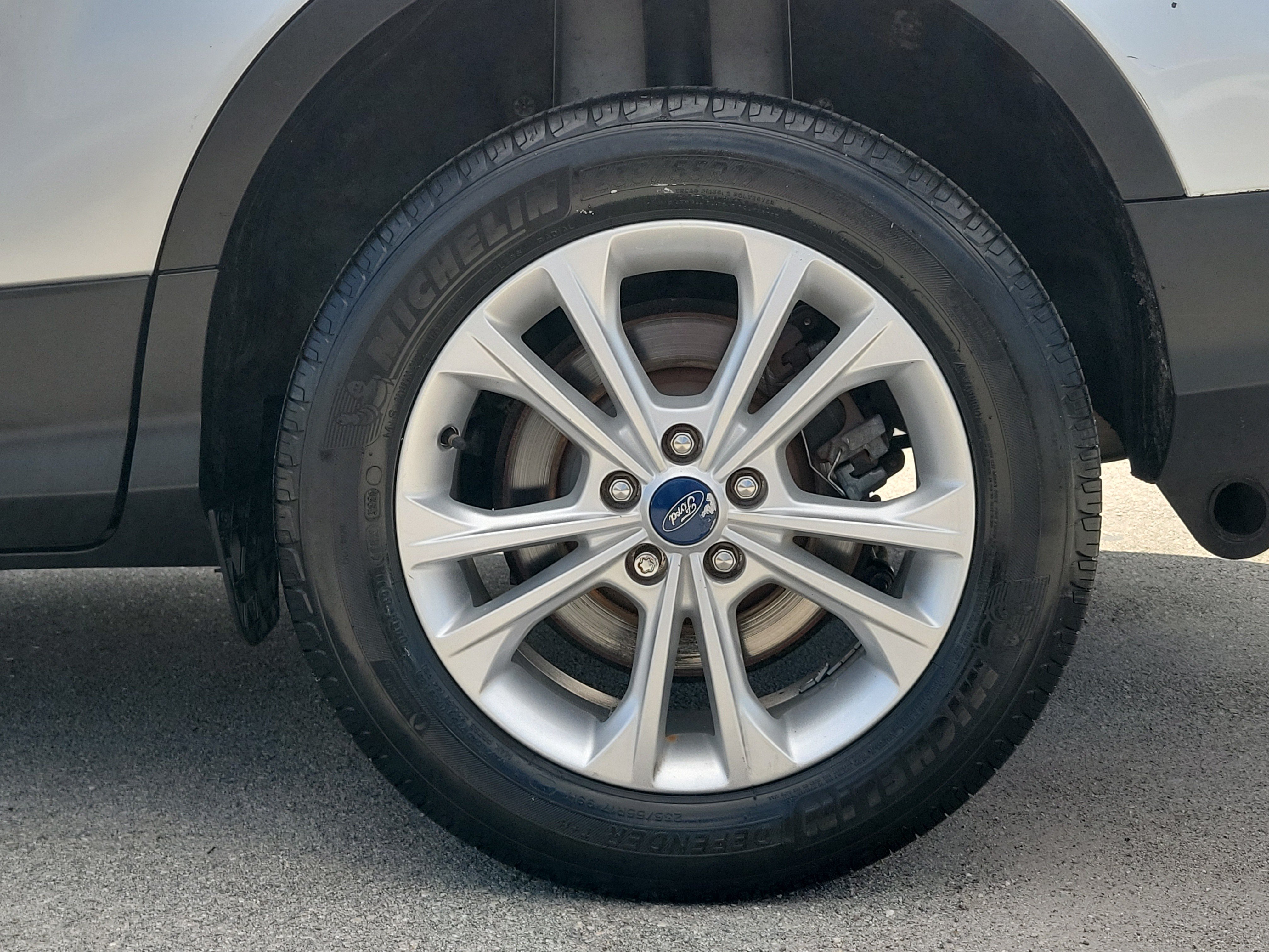 Used 2019 Ford Escape SE FWD image 9