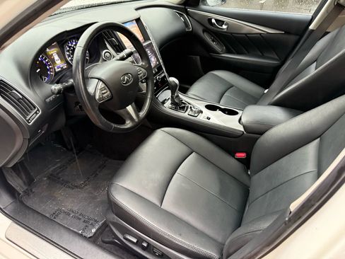 Used 2016 INFINITI Q50 3.0t Premium w/ Driver Assistance Package image 9