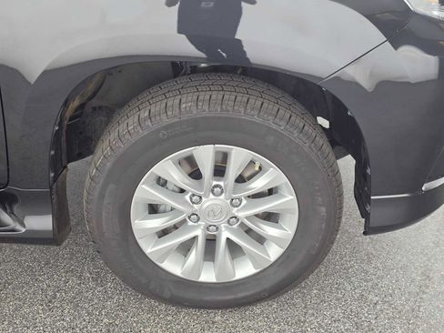 Certified 2023 Lexus GX 460 Premium w/ Premium Plus Package AWD/4WD image 9
