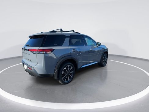 New 2026 Nissan Pathfinder Platinum image 8