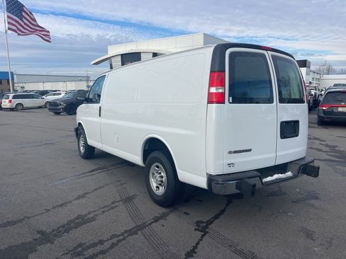 Used 2024 Chevrolet Express 2500 Work Van w/ Driver Convenience Package image 3