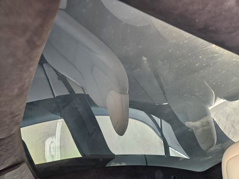 Used 2022 Tesla Model S image 30