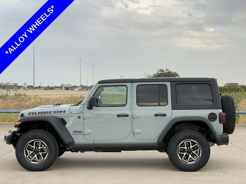 Used 2024 Jeep Wrangler Unlimited Rubicon AWD/4WD image 3