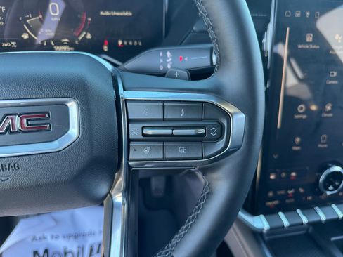 Used 2025 GMC Acadia Elevation image 25