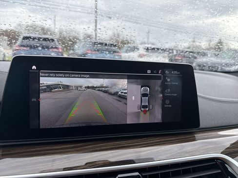 Used 2020 BMW 530i xDrive w/ M Sport Package image 17