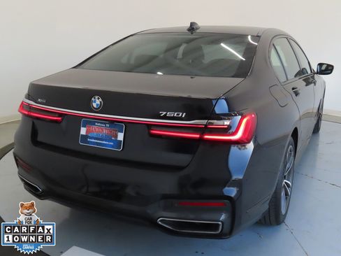 Used 2022 BMW 750i xDrive w/ M Sport Package image 4