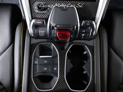 Used 2021 Lamborghini Urus AWD/4WD image 26