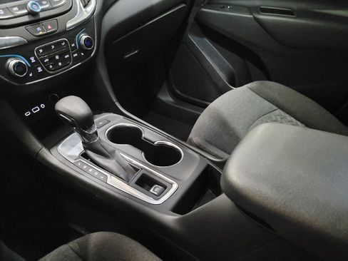 Used 2022 Chevrolet Equinox LT FWD image 26