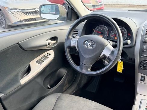 Used 2010 Toyota Corolla image 10
