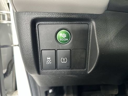 Used 2017 Honda HR-V LX image 34